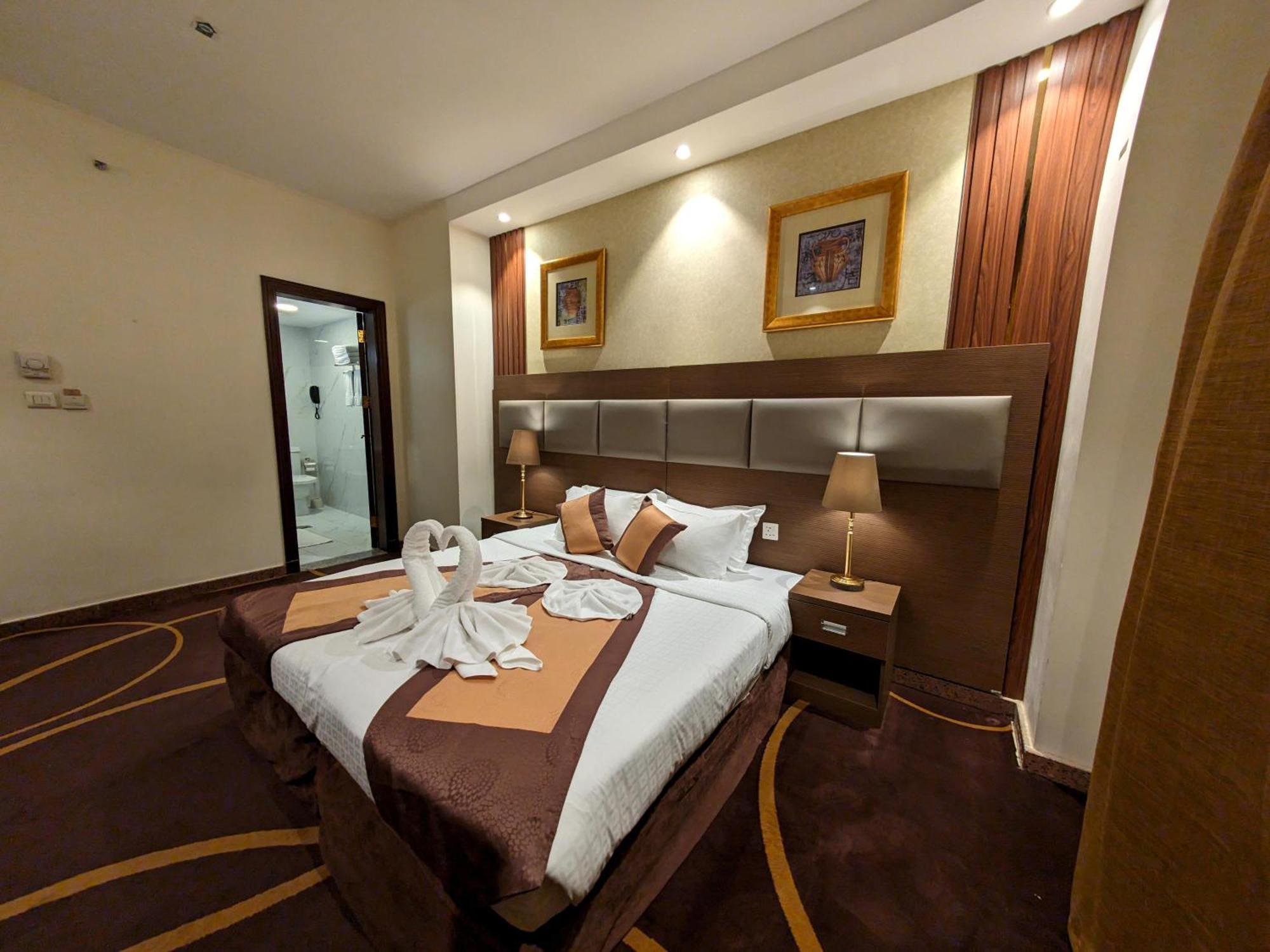 Qasr Al Ansar Golden Tulip Hotel Medina Exterior photo